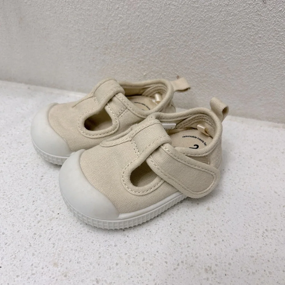 🌺 Kids Cream Canvas Shoes. Gender neutral shoes for baby boy and girl. Size 2